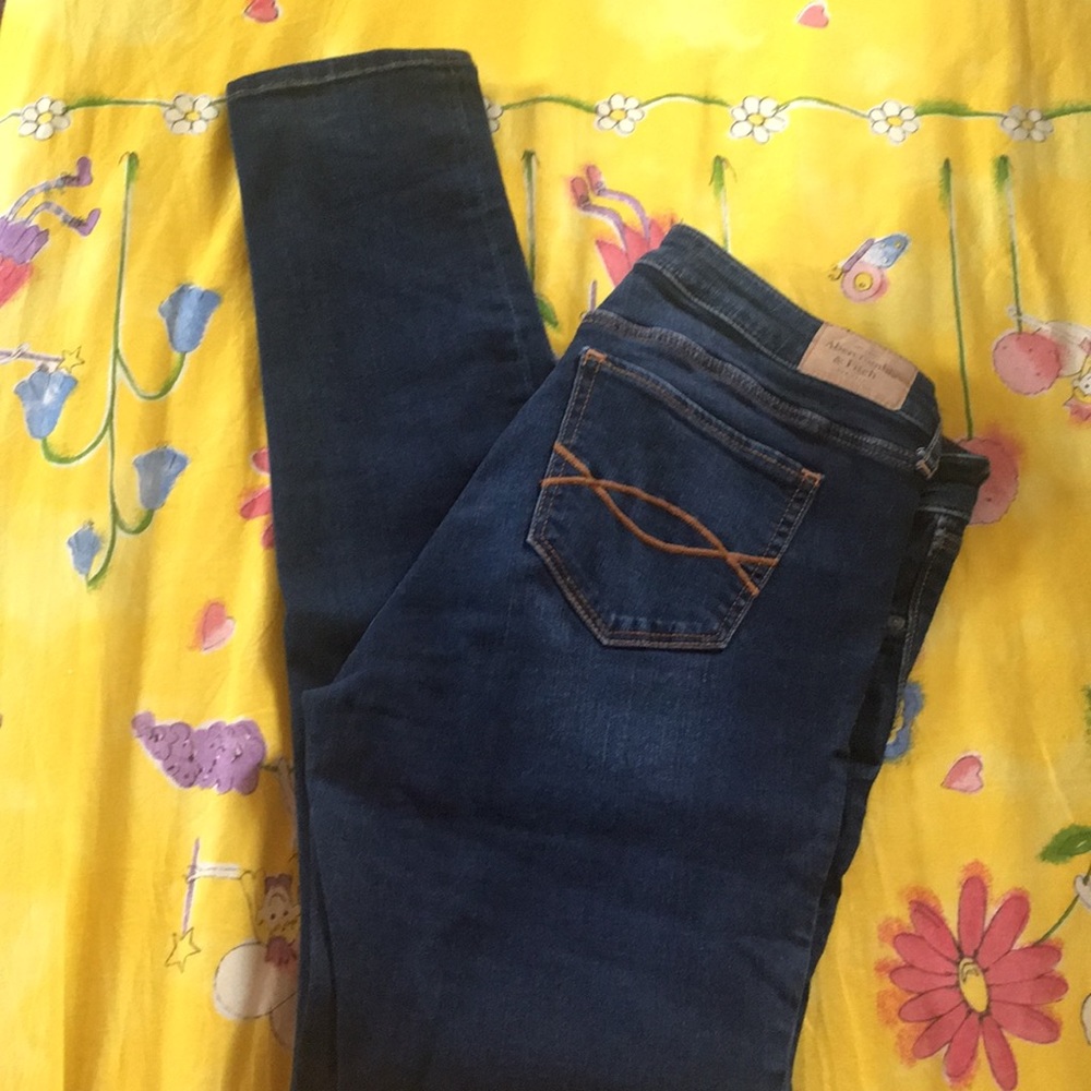 Skinny stretchable jagging